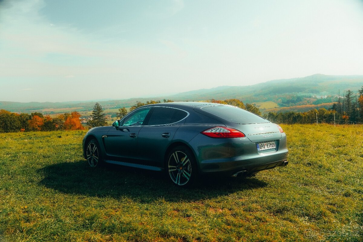 PORSCHE PANAMERA 4S 400HP V8 - 8