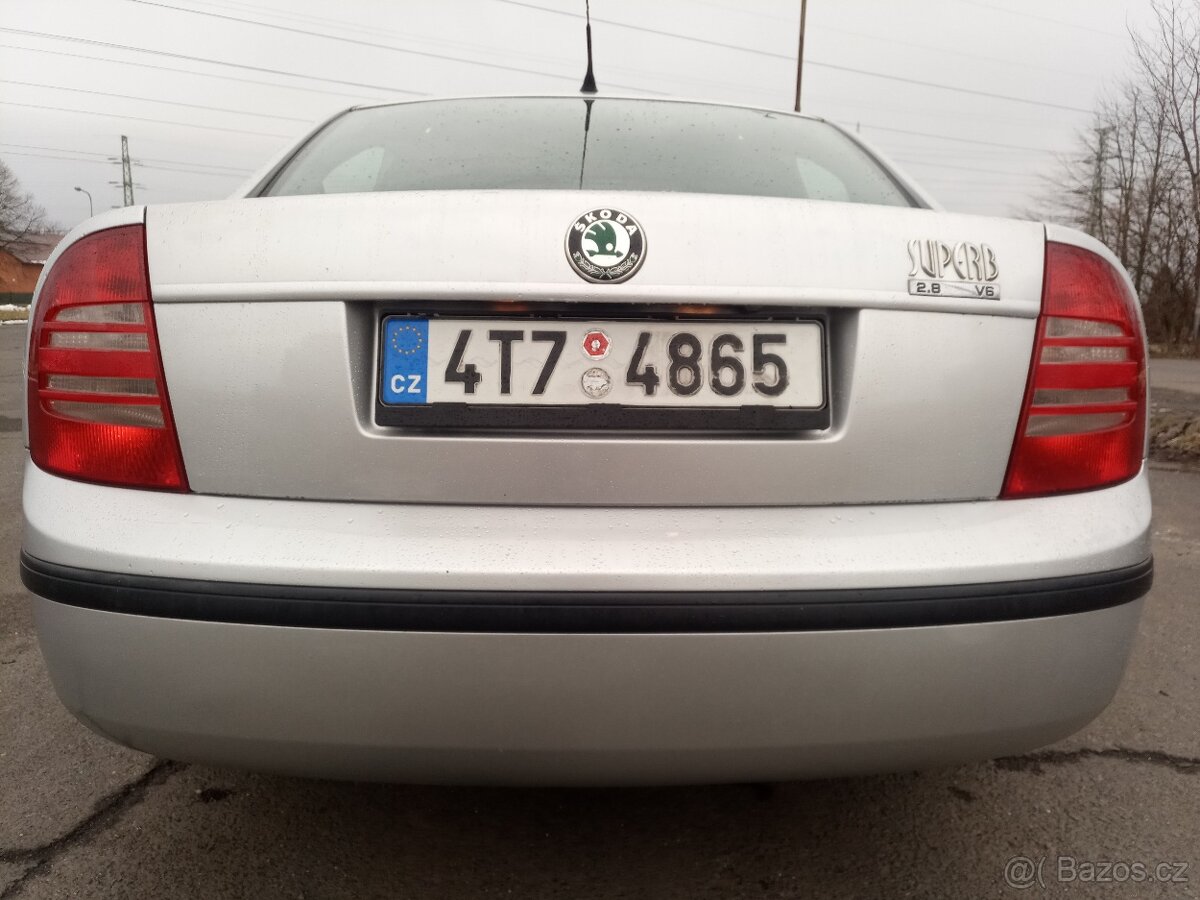 Škoda Superb 2,8 V6 benzín 147 kw - 8