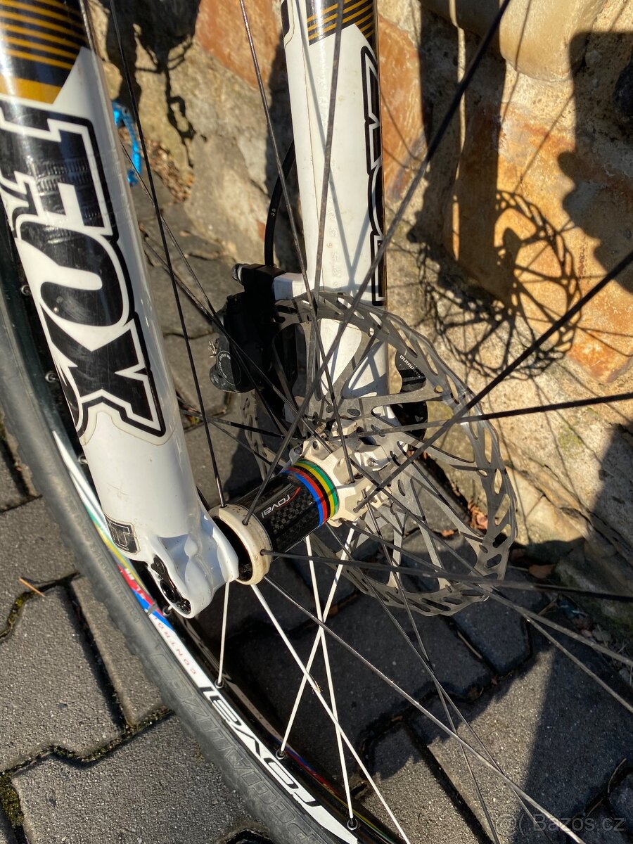 Celoodružené kolo Specialized - 8