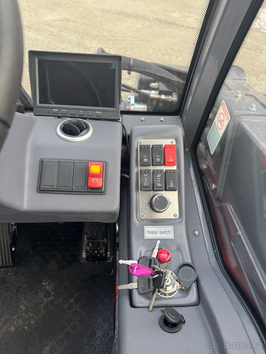 Teleskopický manipulátor ERT1500 - 8