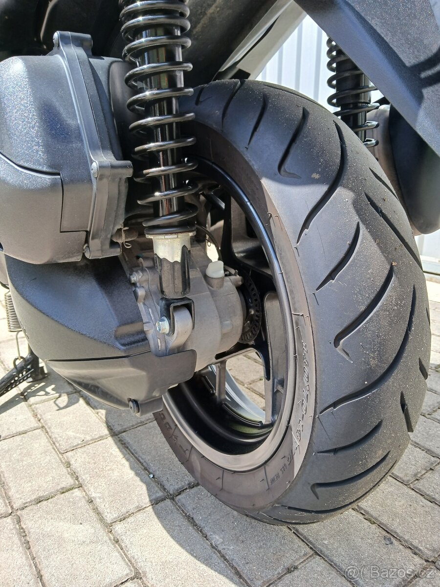 Yamaha x-max 300 - 8