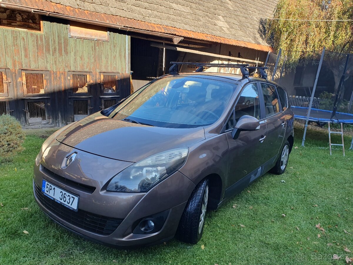 Renault Megane Scenic - 8