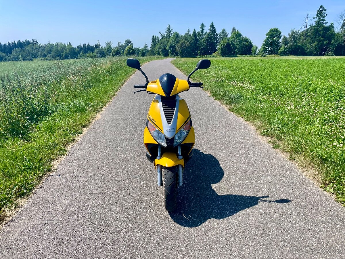 Skútr 50ccm 4T - 8