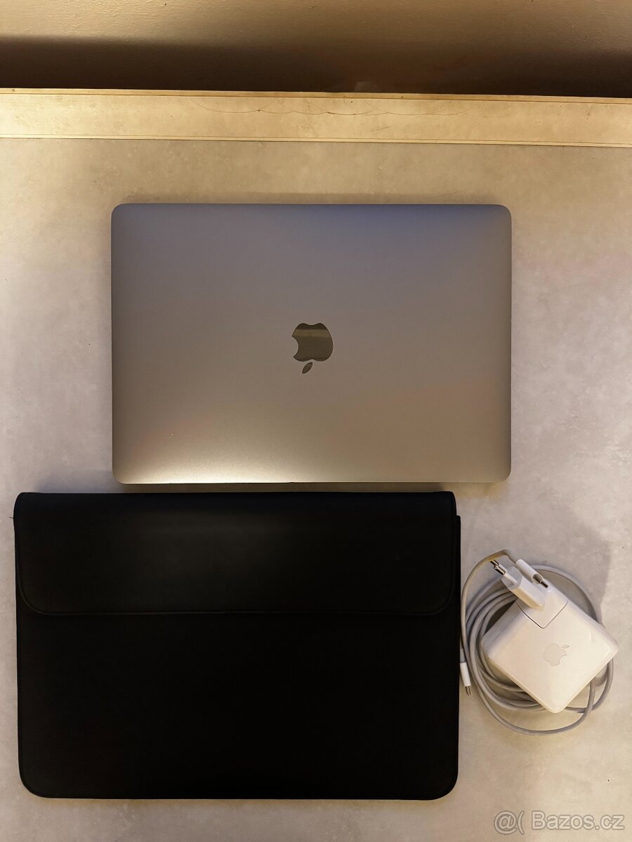 MacBook Pro 13" (2020) i5/8GB/256GB + Pouzdro RAINS - 8
