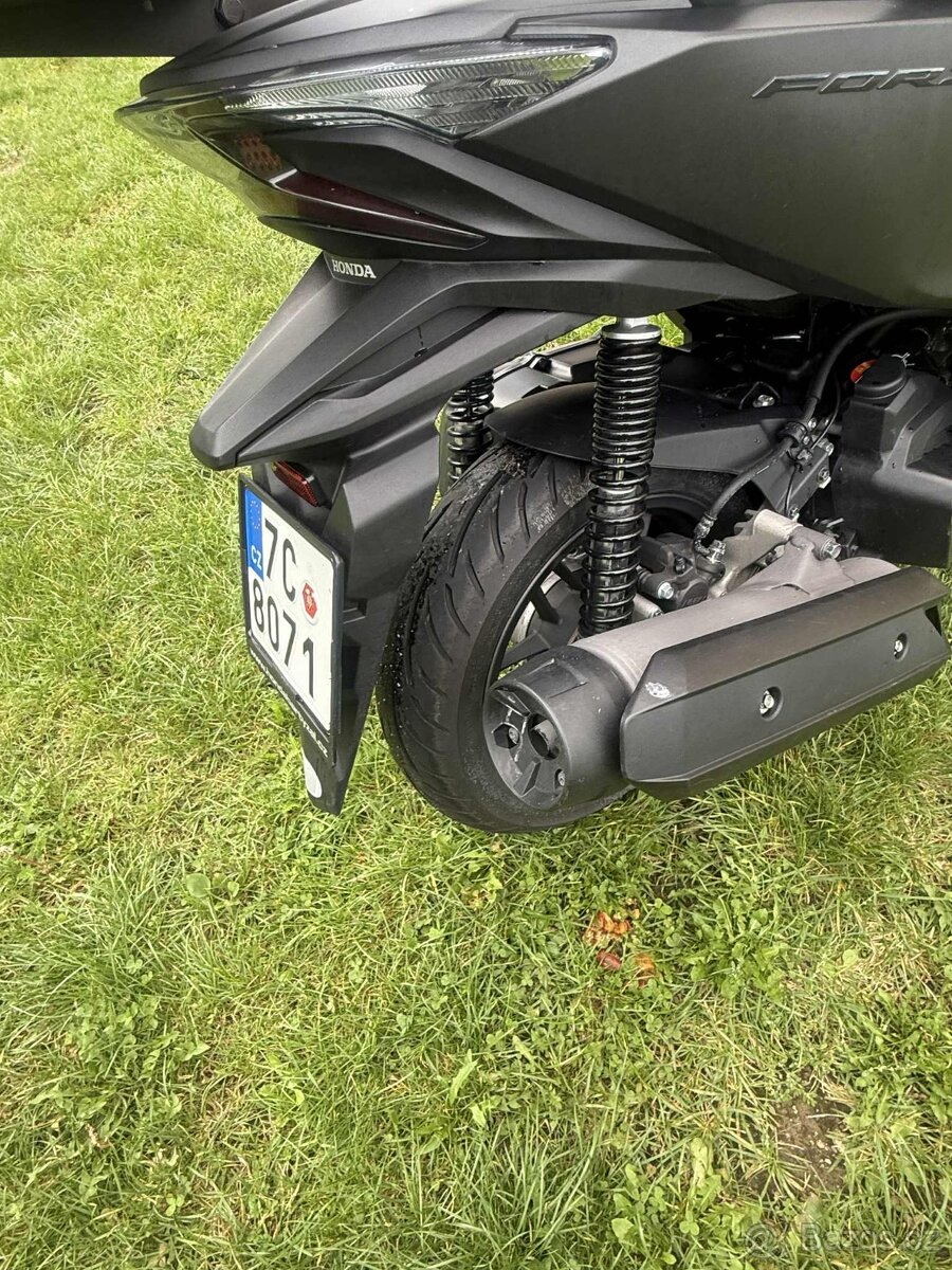 Yamaha XMAX TECH MAX 125 - 8