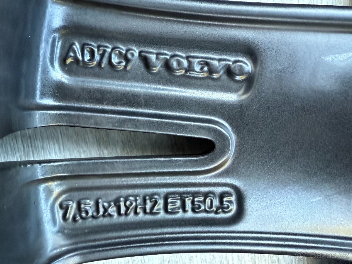 R19 ORIG.KOLA VOLVO XC40/V90CC 235/50/19 R-DESIGN 2025 REF - 8