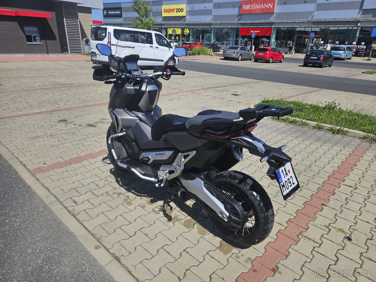Honda X-ADV 750 - nová v ČR, najeto 12,5 tis. km - 8