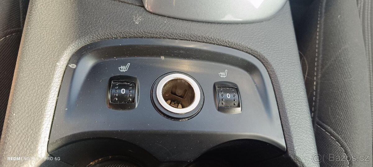 Prodám Ford Focus TITANIUM, 1,6 benzin 110kW, 2012. - 8