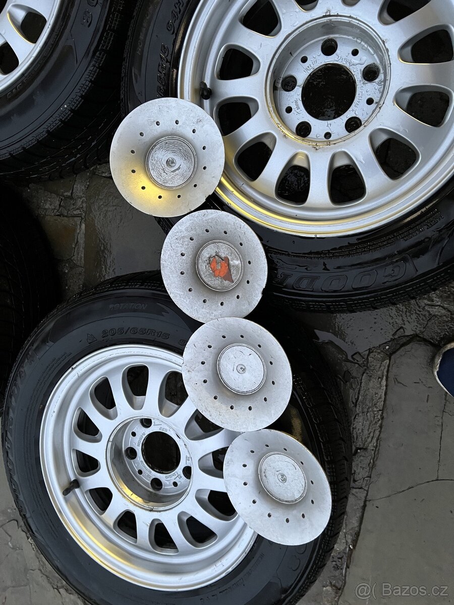 Prodám 5× ALU kola se zimními pneu (4× kompletní + 1× rezerv - 8