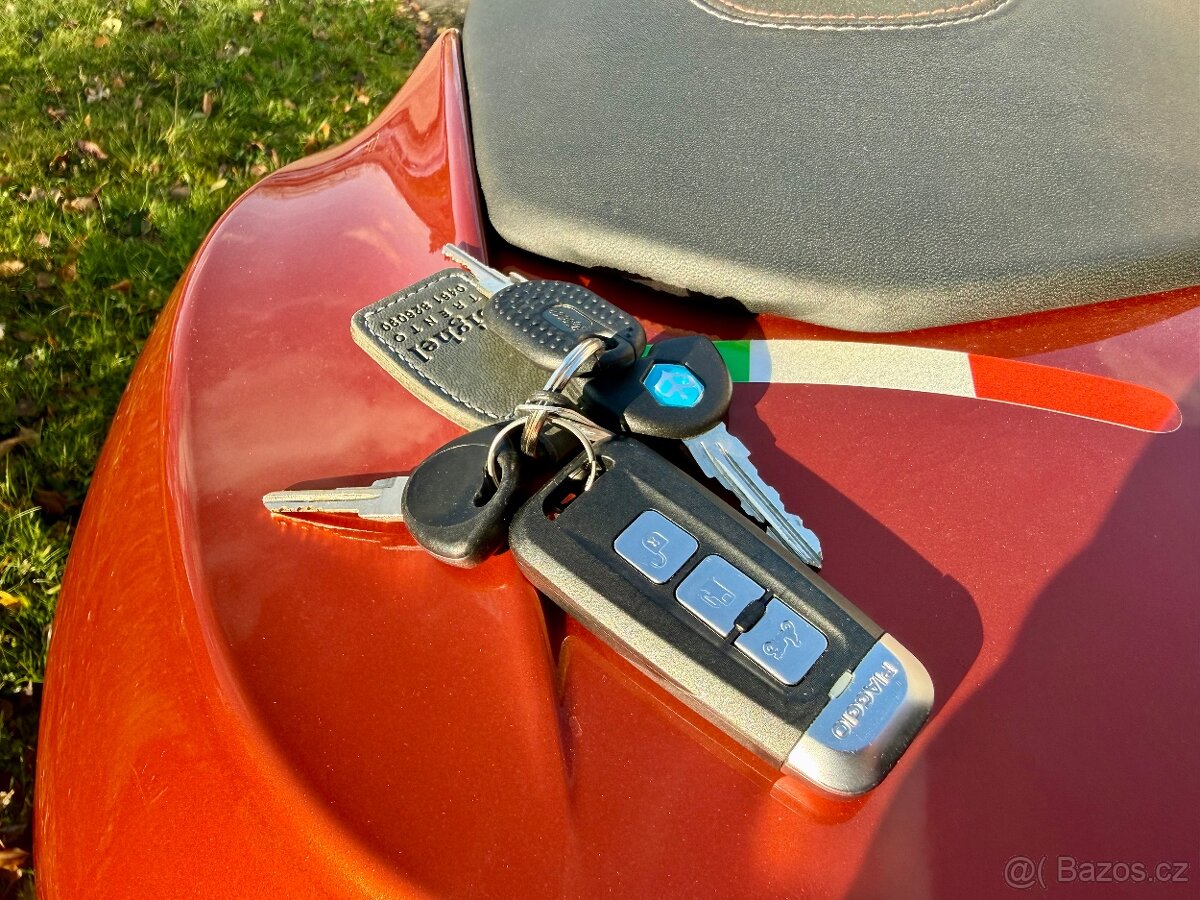 Piaggio 400 Beverly S - 8