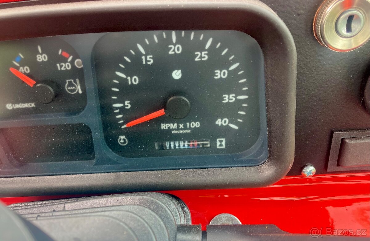 Malotraktor AGT 960 svahový speciál + kabina 50HP - 8