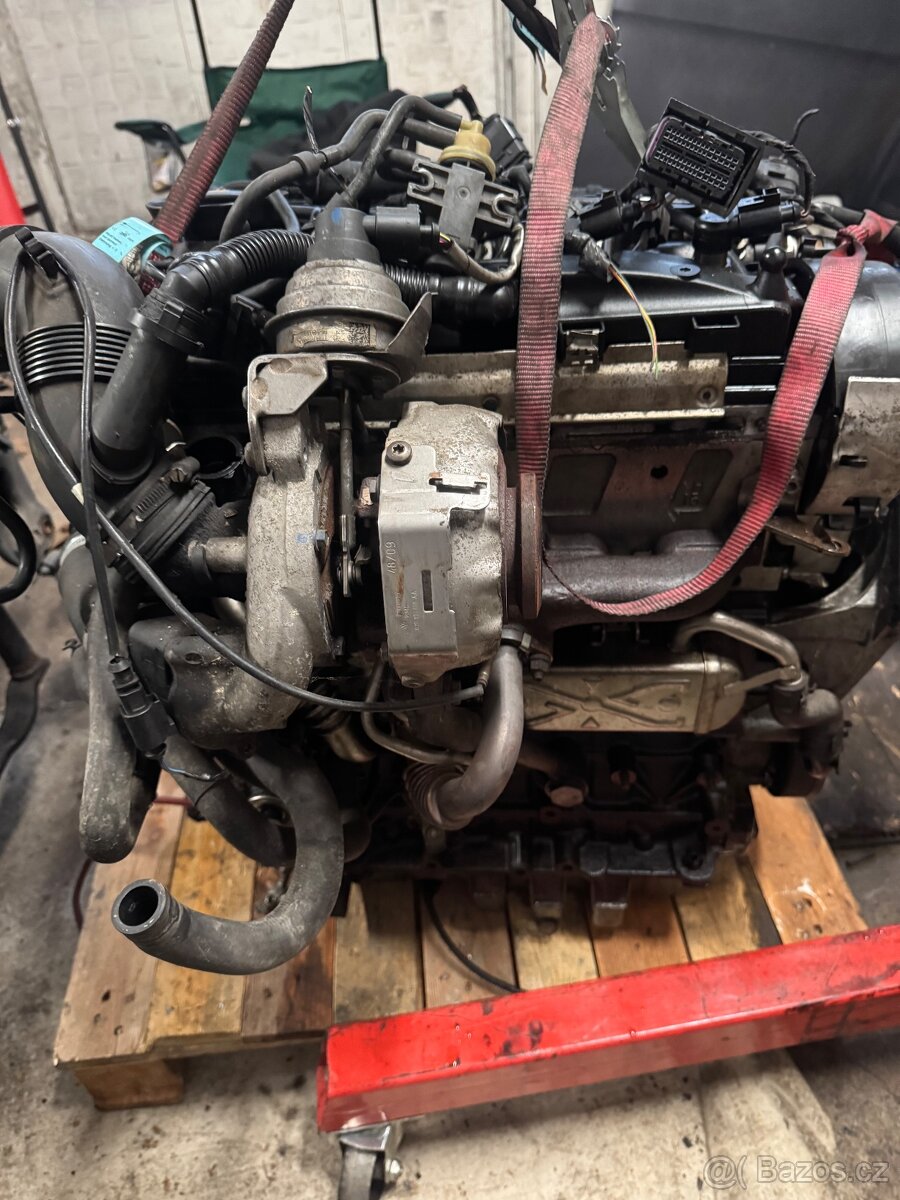 motor 1.6tdi 77kw CAYC - 8