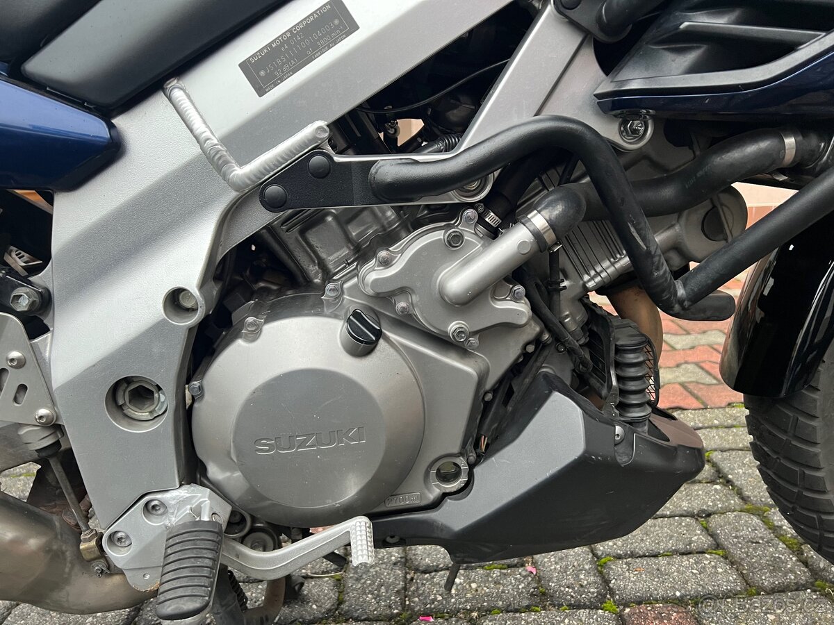 Suzuki DL1000 V-Strom 2002 - 8