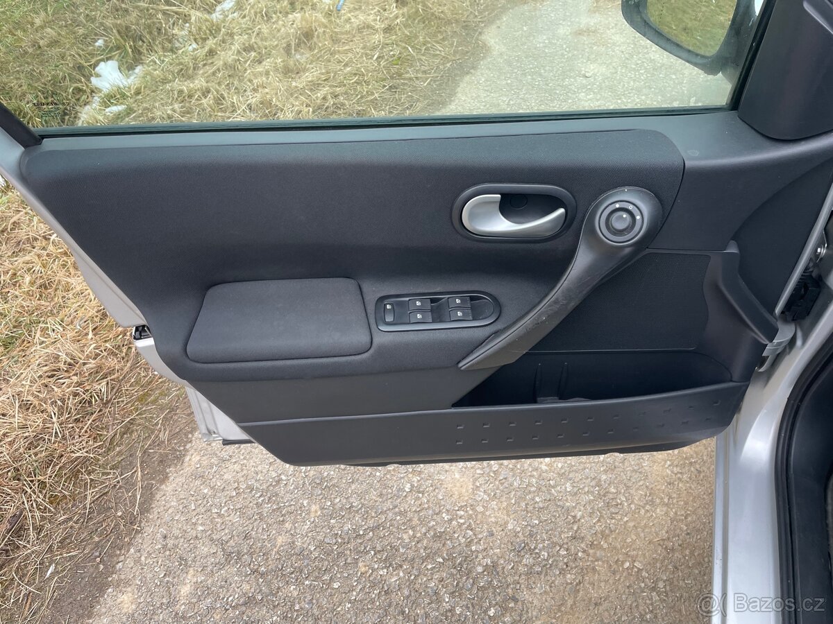 Renault Megane 1.4 72kW 2009 nová STK - 8