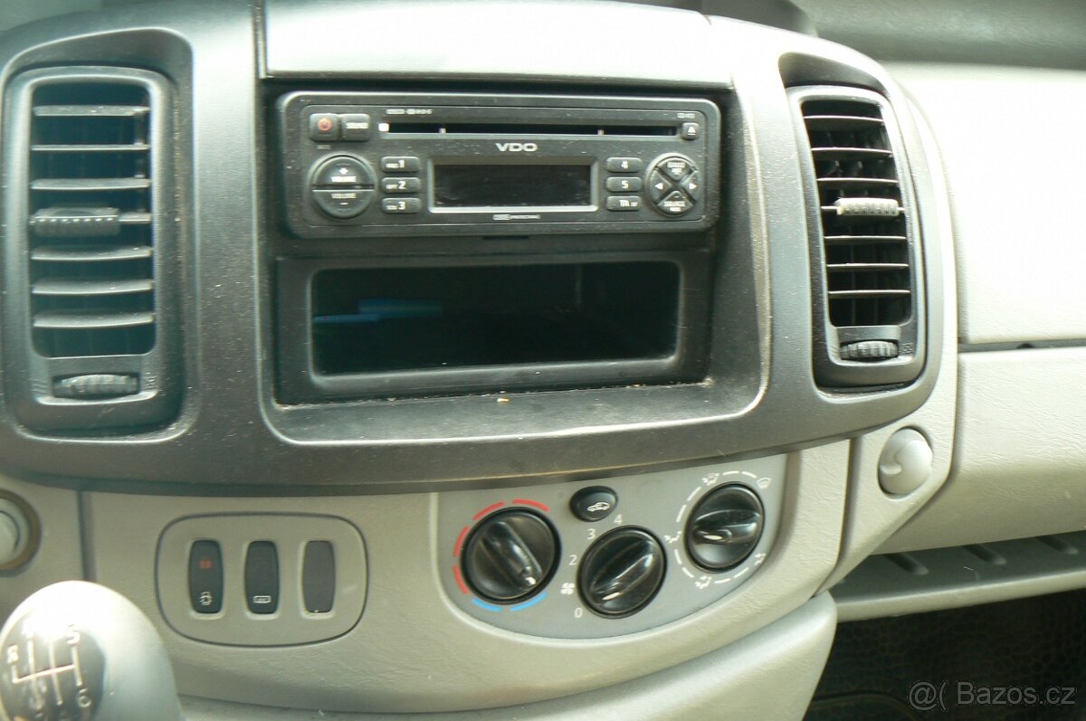 Opel Vivaro 2.0CDTi -2009 -3 místa - 8