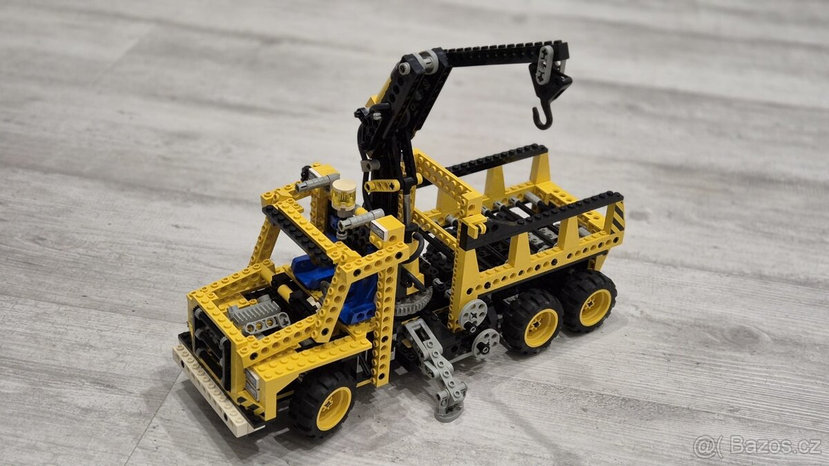 LEGO 8460 Technic Pneumatic Crane Truck - model B - 8