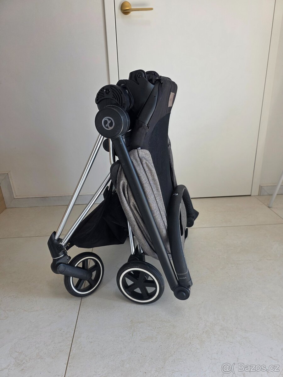 Kočárek Cybex Mios + fusak, držák nápojů, síťka, snack tray - 8
