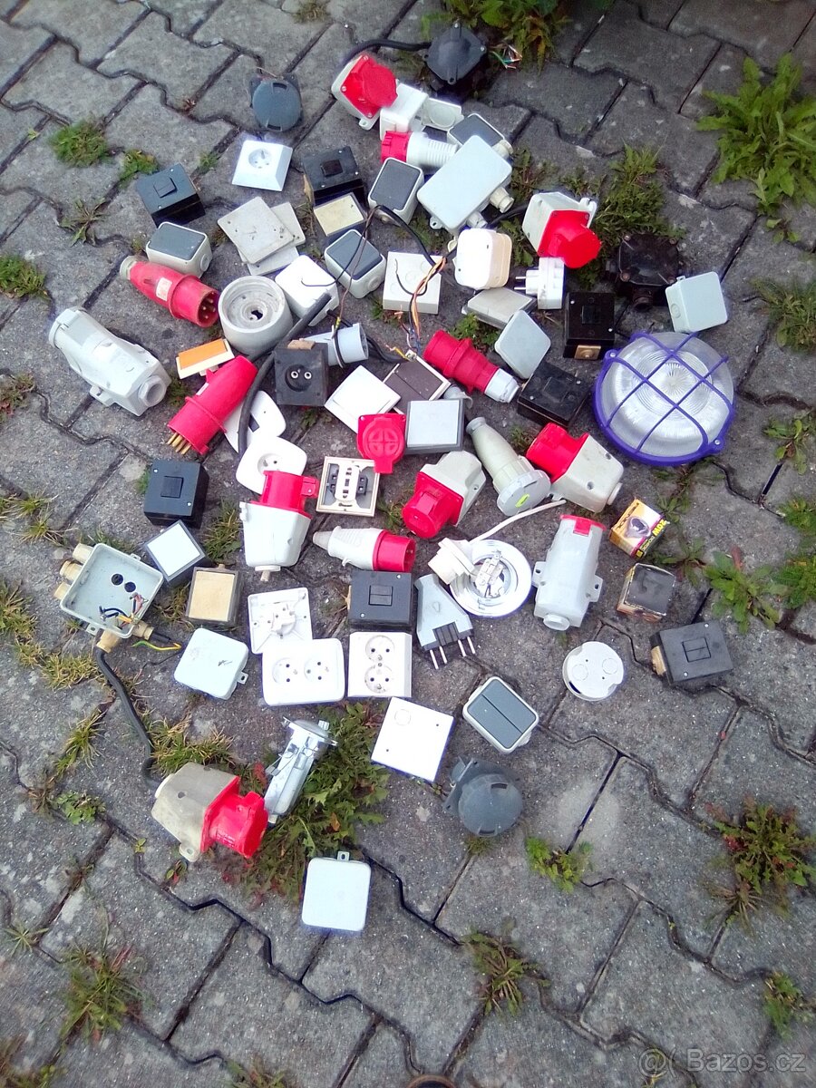 elektro zásuvky světla vypínače starší použití - 8