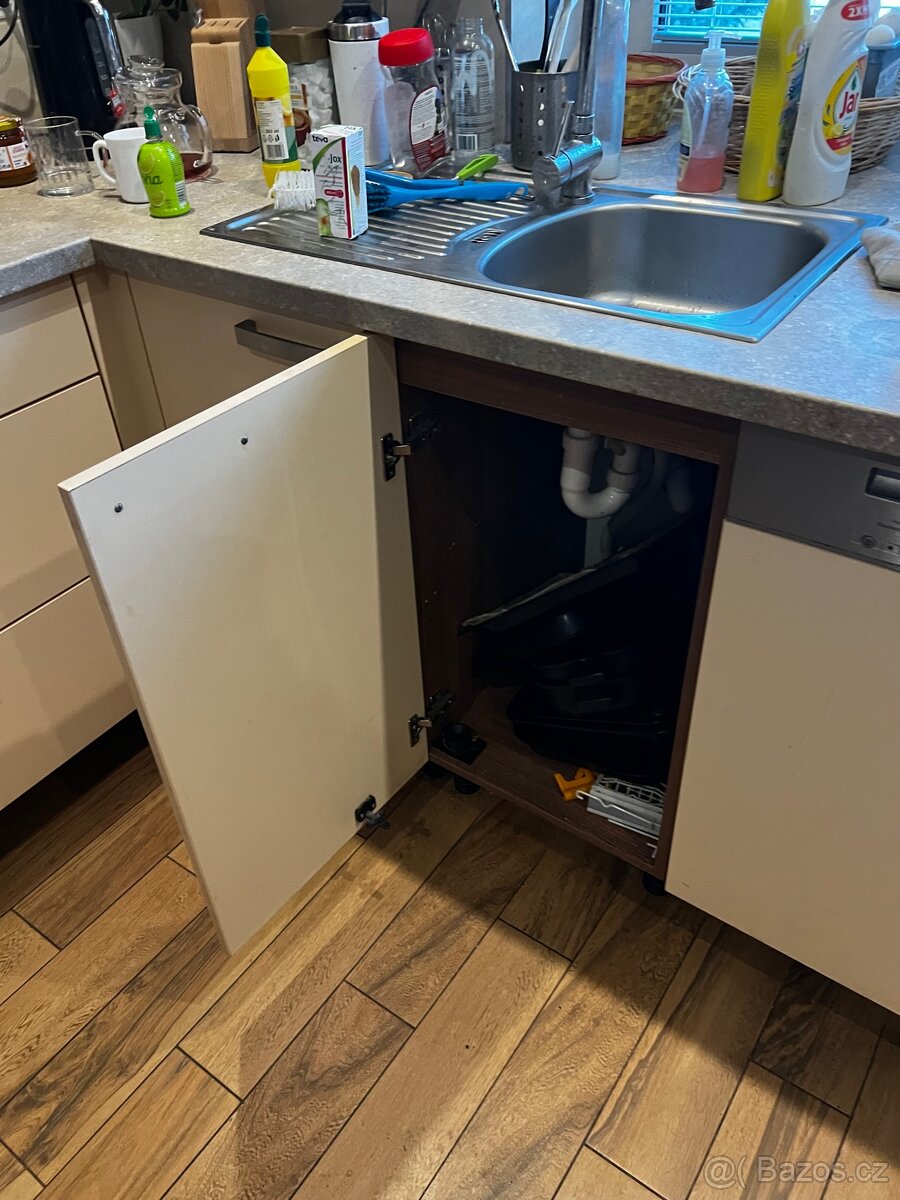 Vestavěná kuchyně - 8