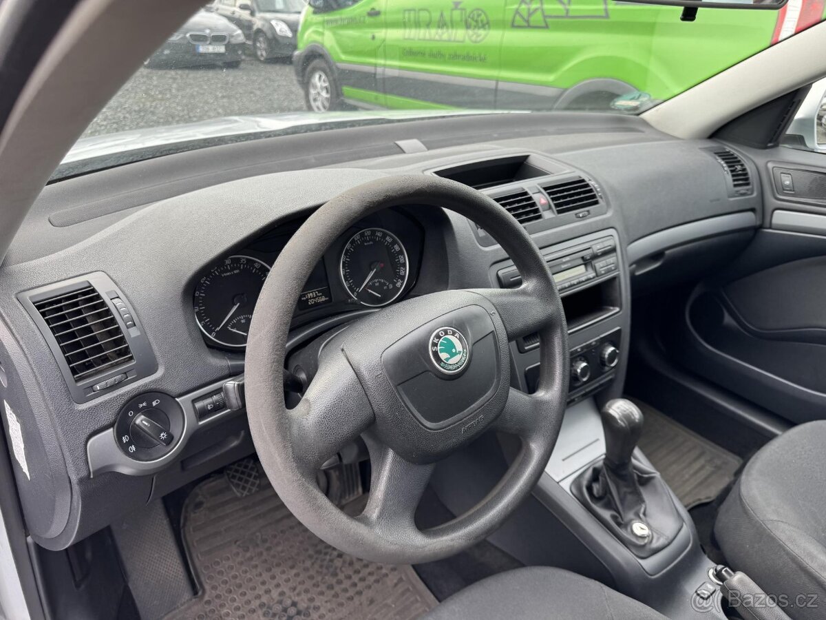 Škoda Octavia II 1.6TDI, kombi, 2010 - 8