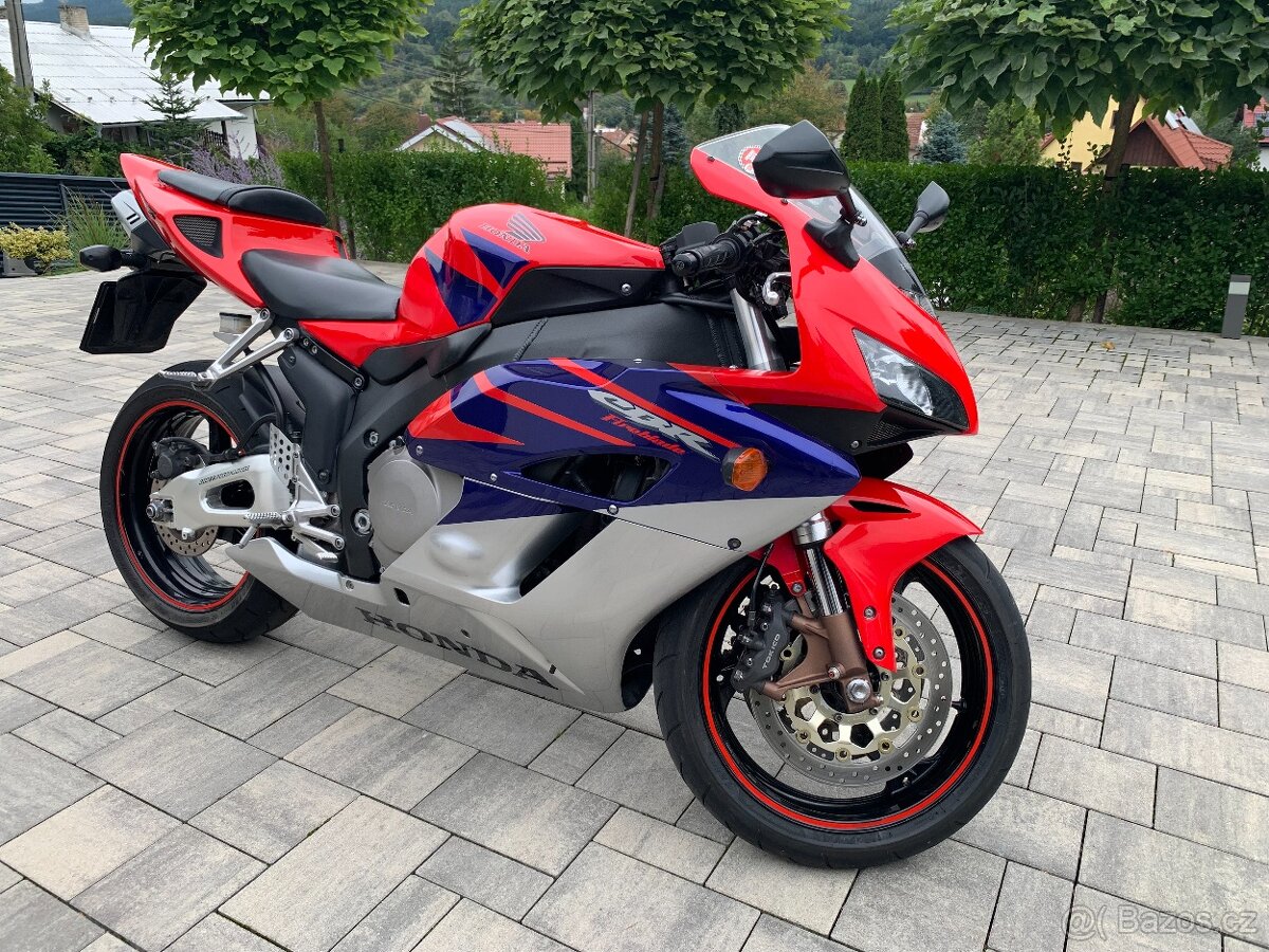 HONDA CBR 1000RR Fireblade - 8