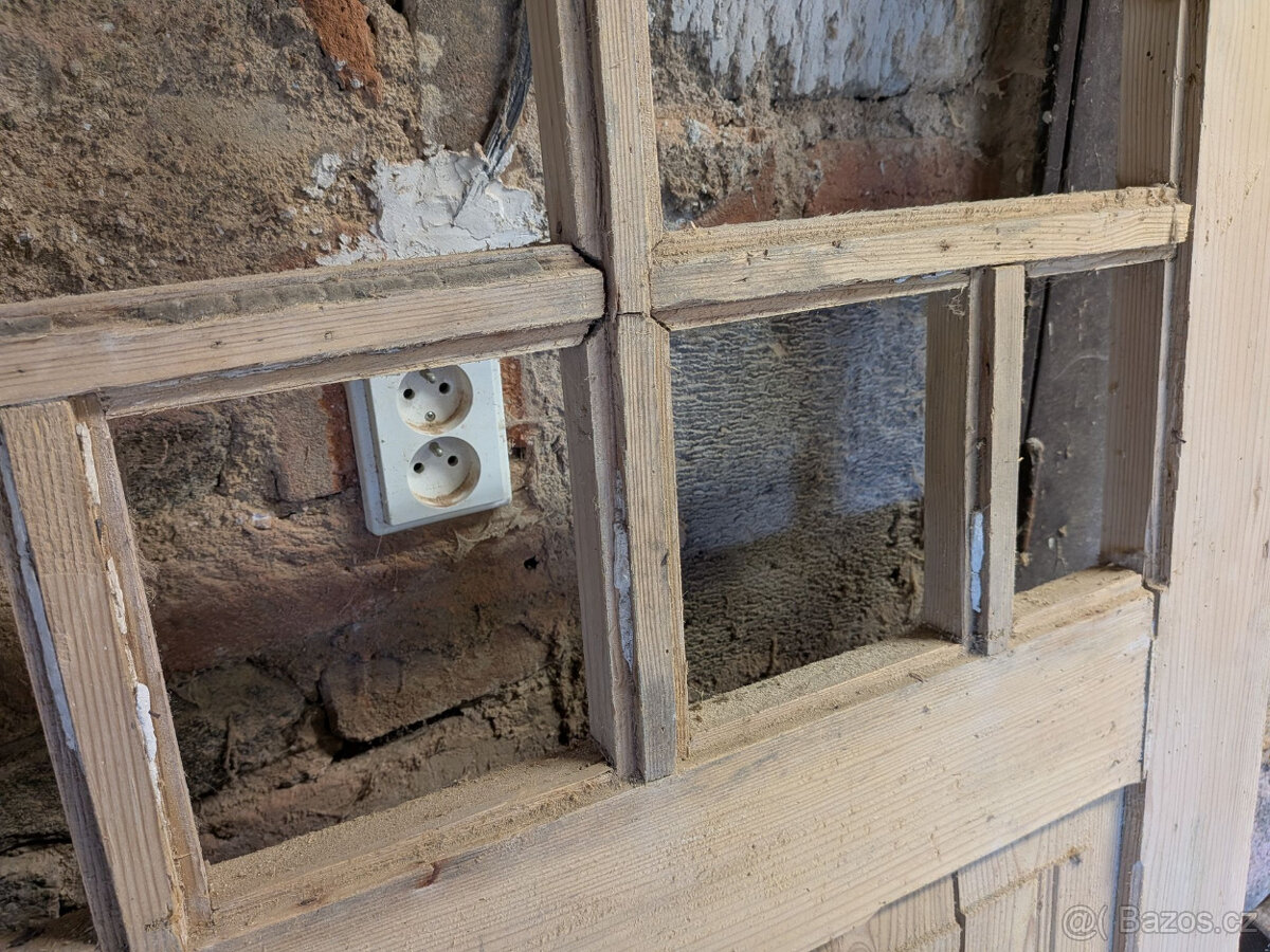 Staré vylouhované dveře - 8