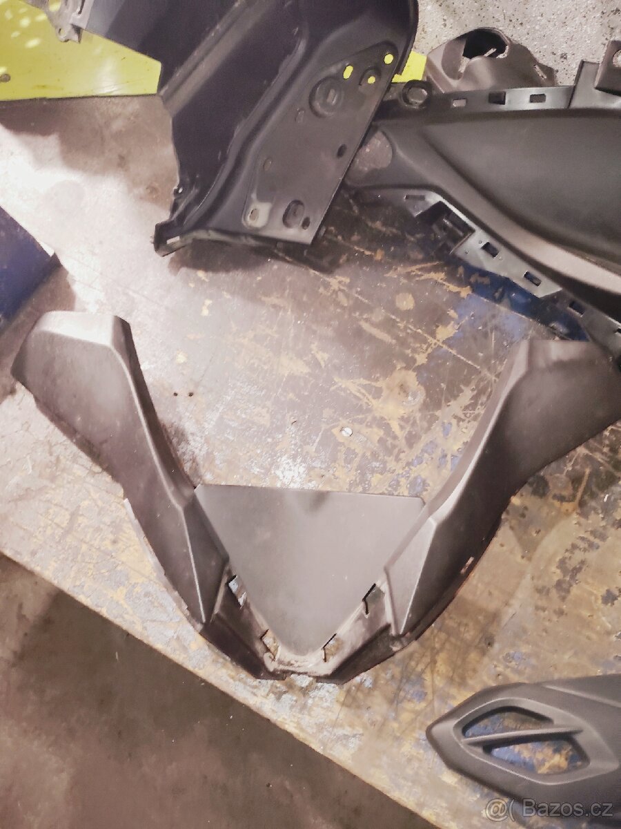 Yamaha TMax - 8