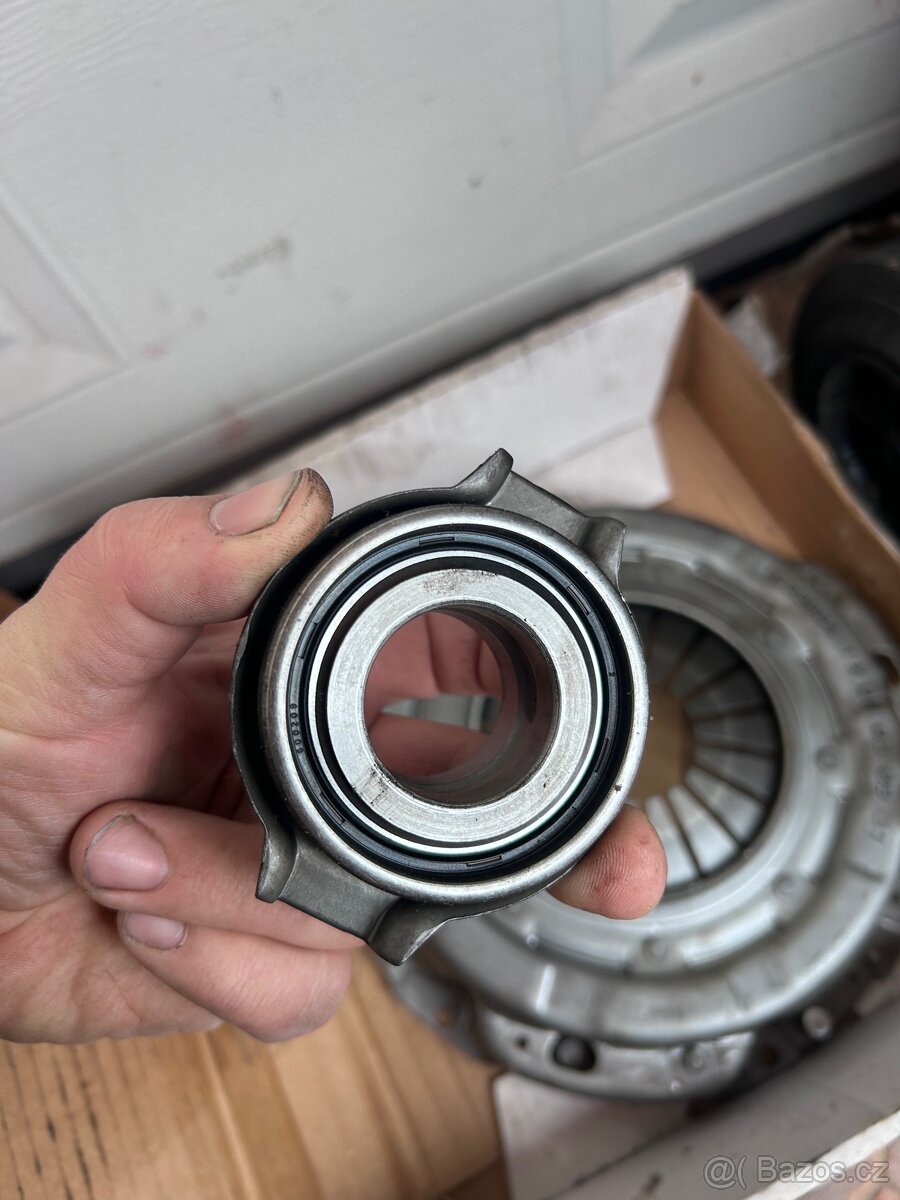 Prodám spojky NISSAN - 8