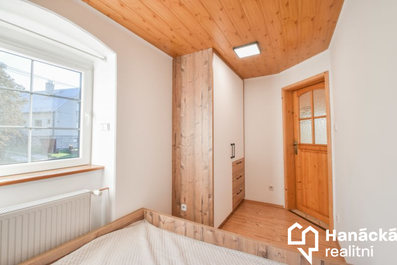 Prodej rodinného domu u Šternberka - 8