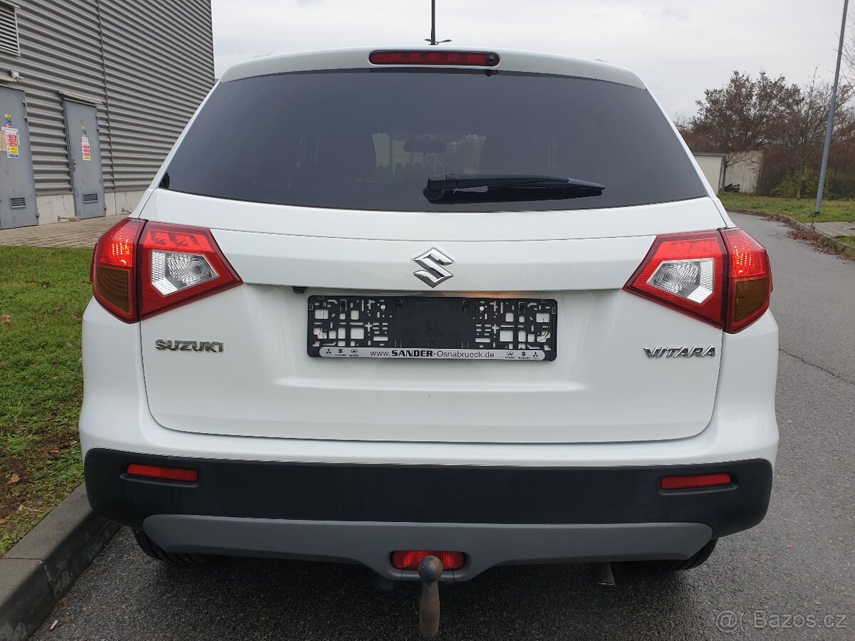 Suzuki Vitara 1.6i 88KW NAVI KAMERA Servis SUZUKI - 8