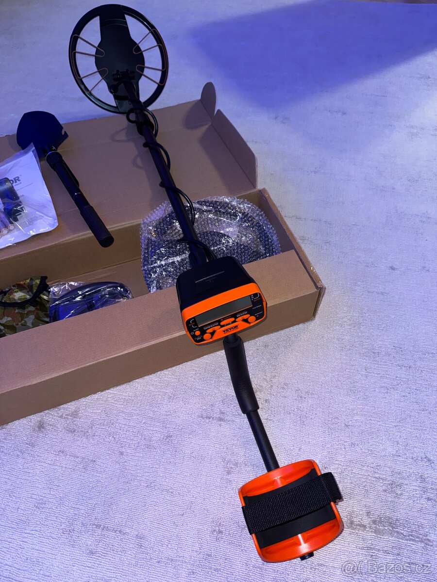 Kompaktní detektor kovů - 8