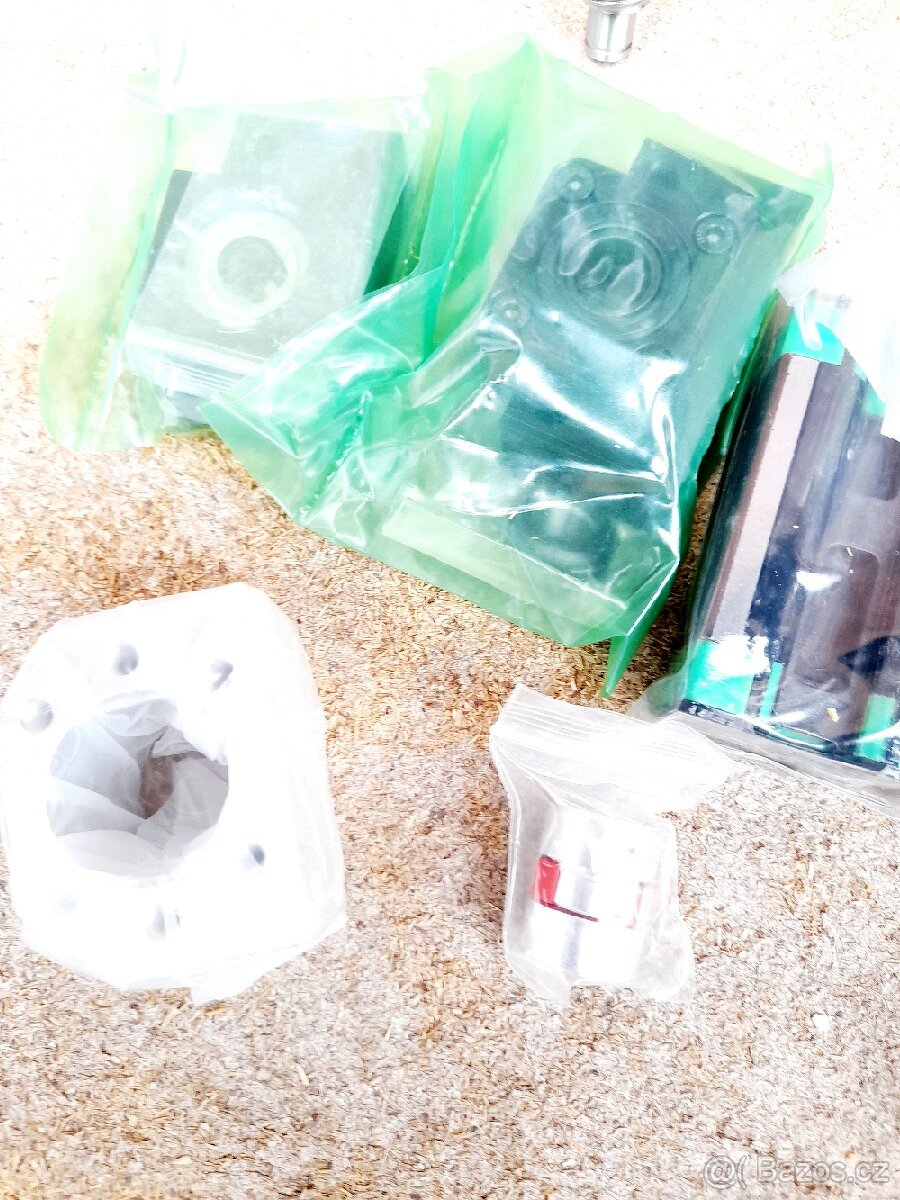 Sada 2 kolejnic, 4 vozíky HGR-20, kuličkový šroub - nové - 8