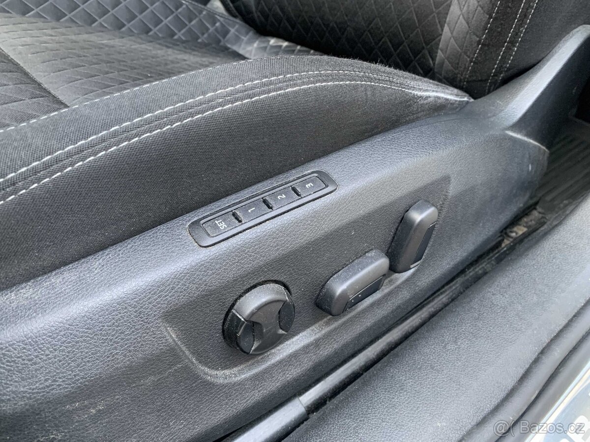 Škoda Superb 2.0 TDi 140 kW DSG 4x4 MR2017 DPH - 8