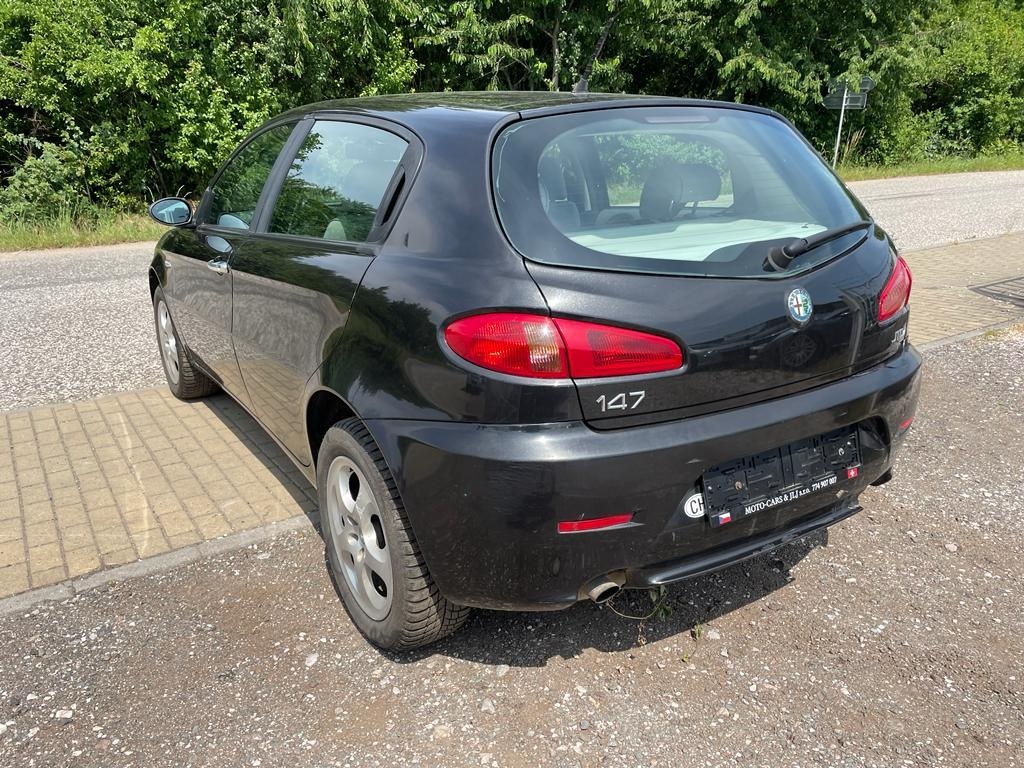 Alfa Romeo 147 1.9jtd - 8