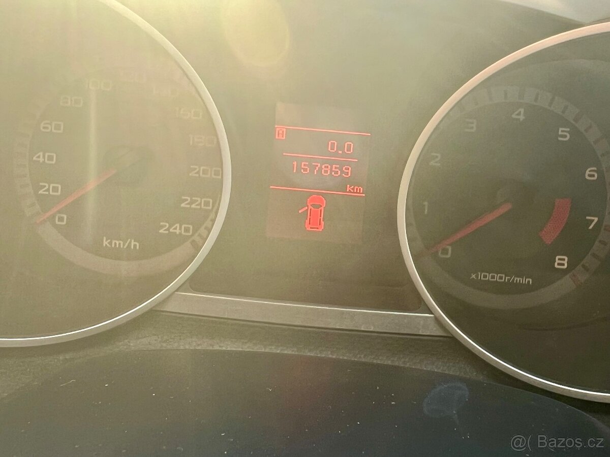 Mitsubishi Outlander 2.4 benzín - 8