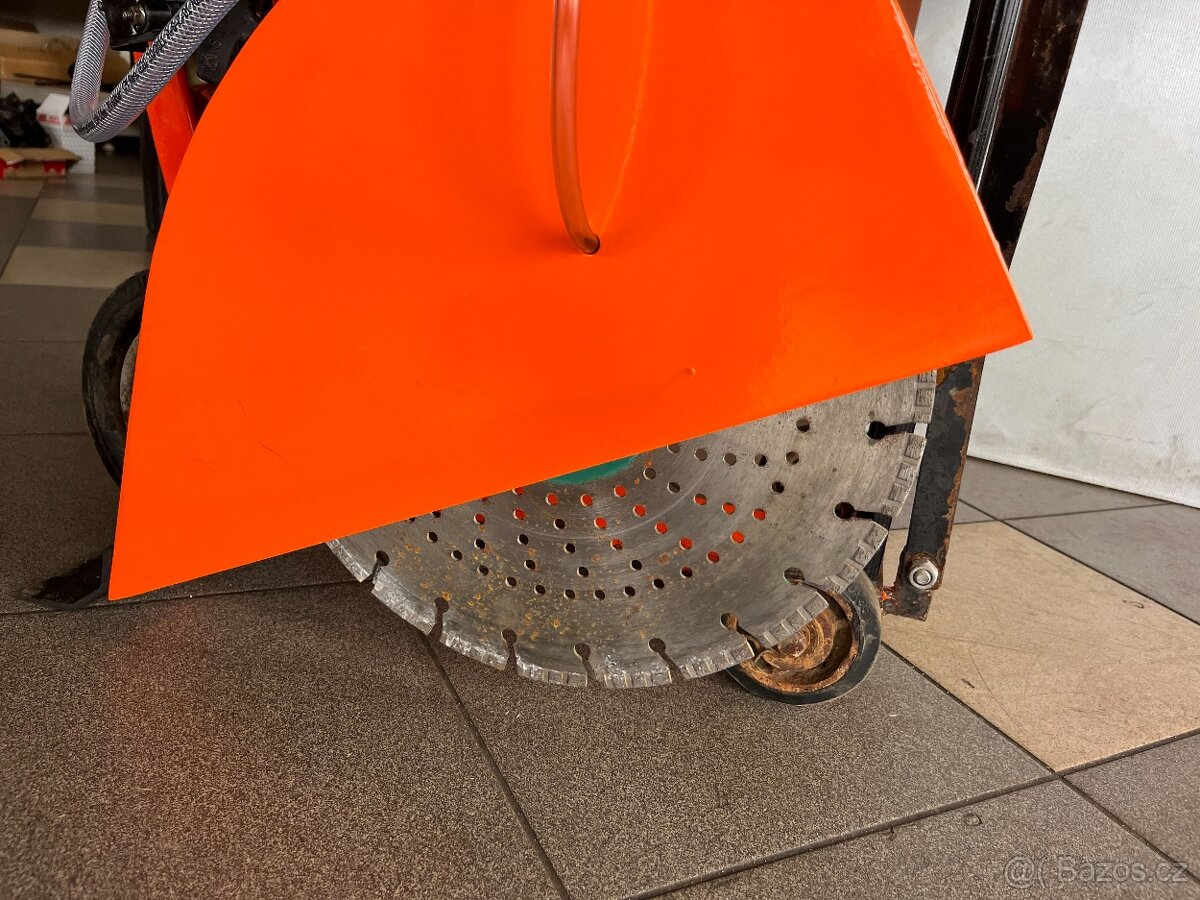 Mobilní řezačka pila na beton asfalt Norton Clipper CS51 - 8