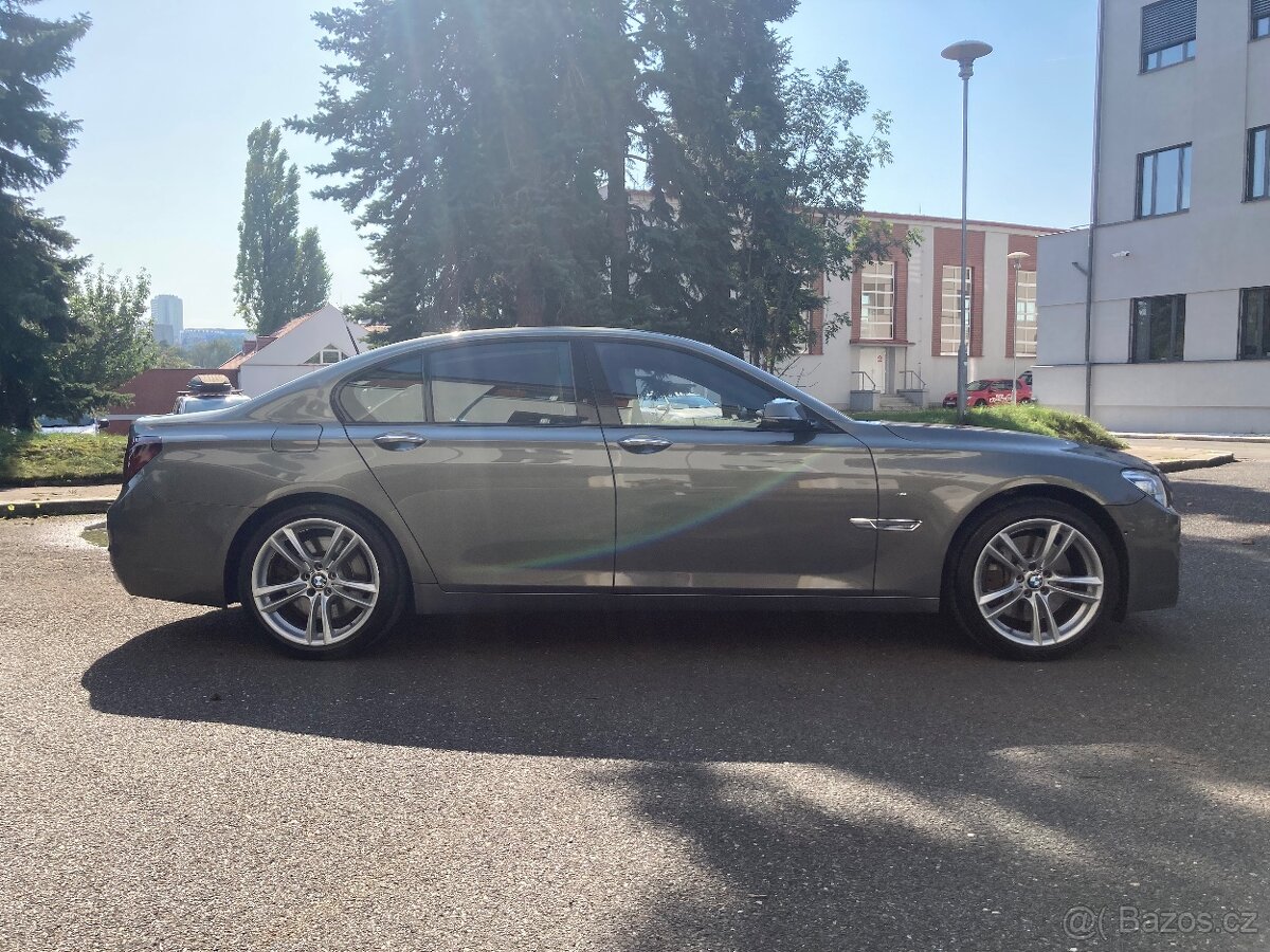 BMW Řada 7 F01 750i V8 330kW X-Drive M-paket - 8