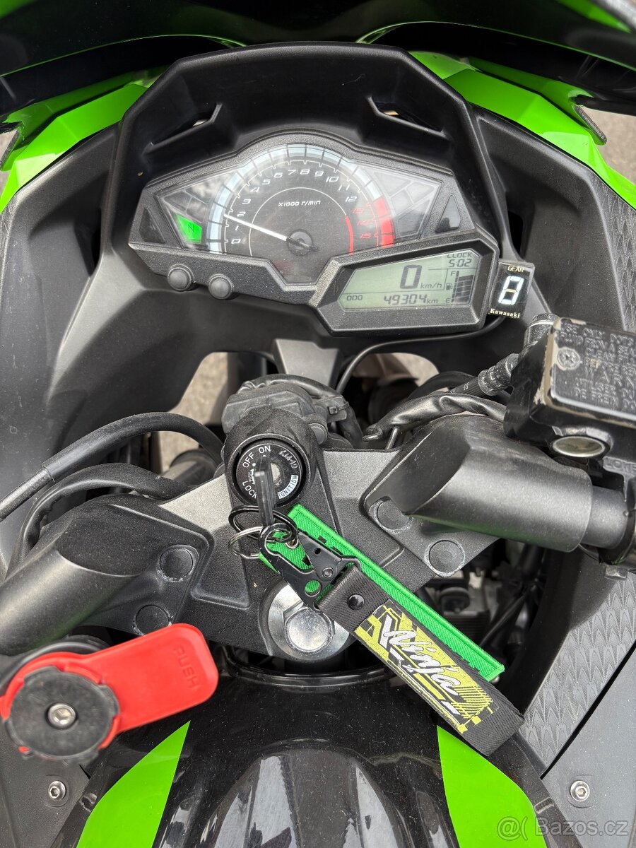 Kawasaki Ninja 300 - 8