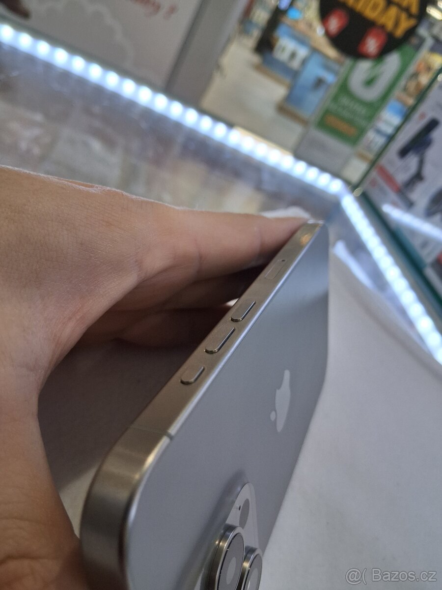 Apple iPhone 15 Pro 128GB - 8