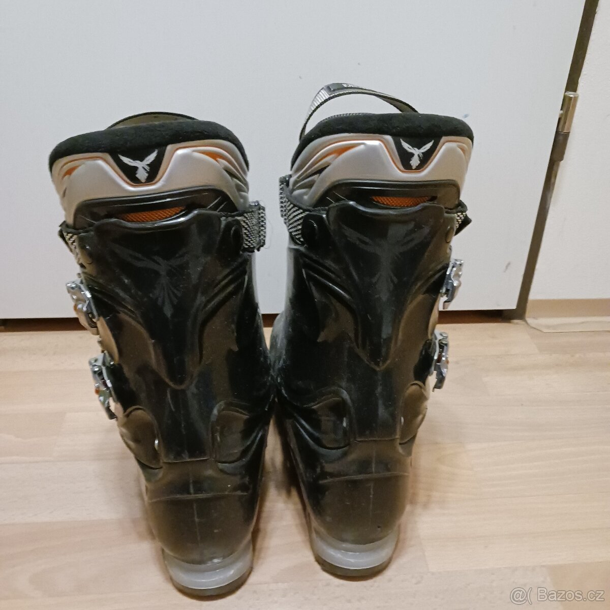 Lyže, hůlky a přeskáče - 8