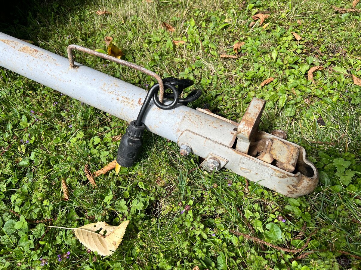 Přívěsný vozík NDR - 8