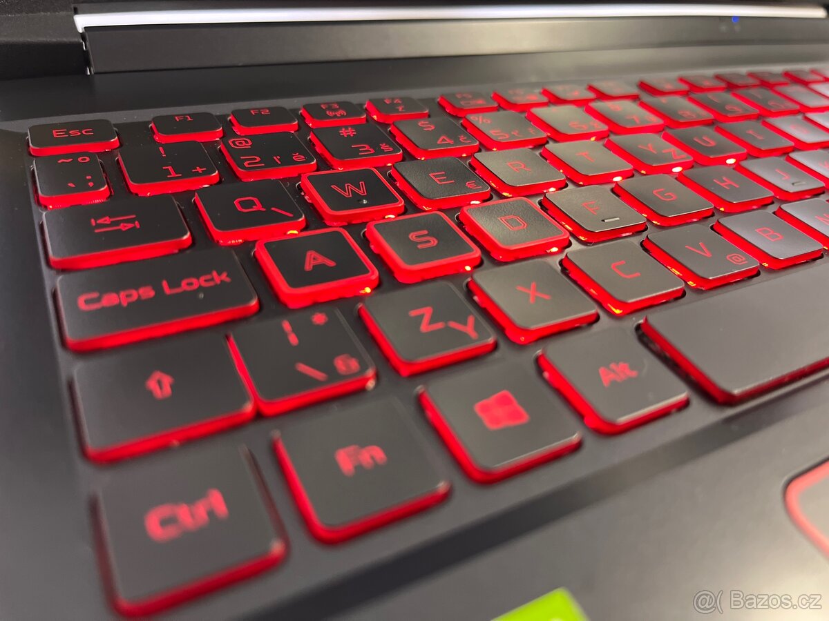 Herní notebook Acer Nitro 5 - i5 10gen, GTX1650 - 8
