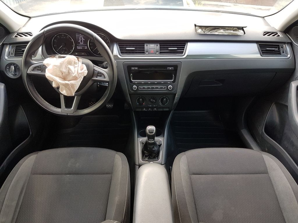 Škoda Rapid Spaceback modrý, 1,2 TSi 77 kW - ND z vozu - 8