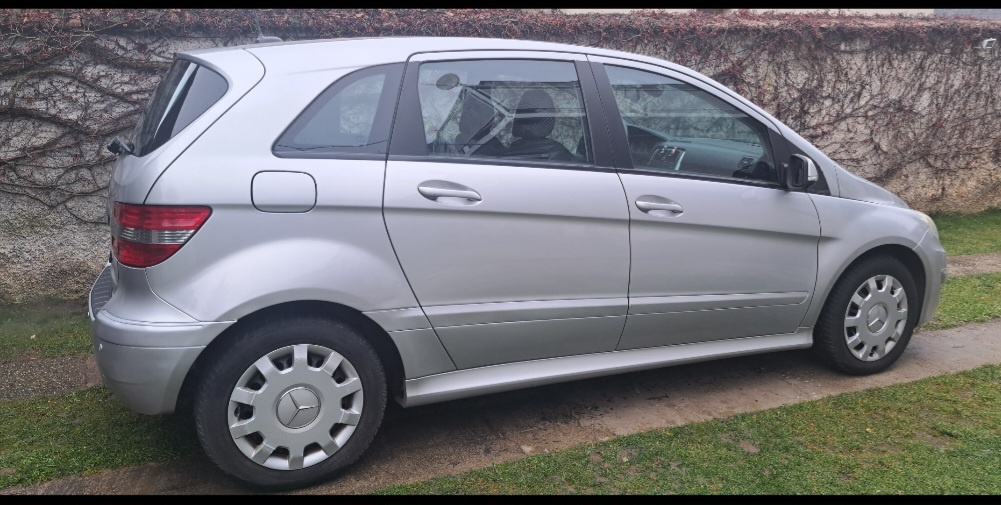Mercedes-Benz B - 8