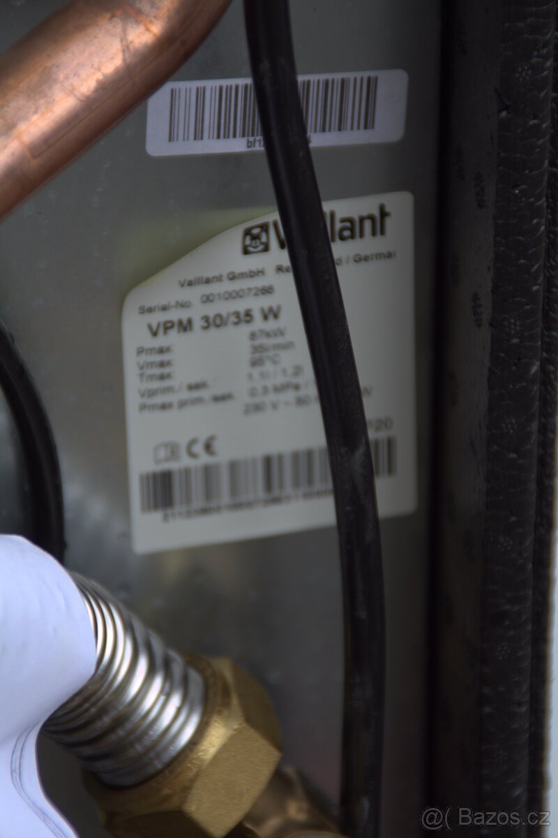 Prodám akumulační nádrž Vaillant s přímím ohřevem teplé vody - 8