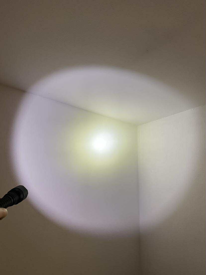 Fenix RC20 1000 lumenů dobíjecí svítilna - 8