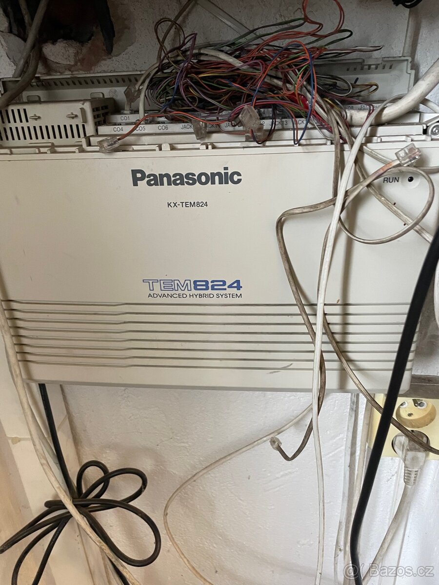 Stolni telefony a telefonni ustredna - 8