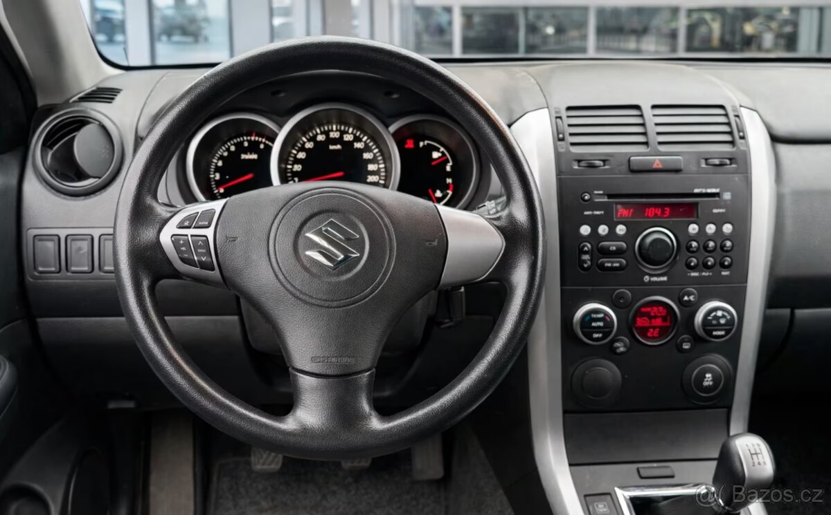 Suzuki Grand Vitara 1.6i benzín 78kw - 8