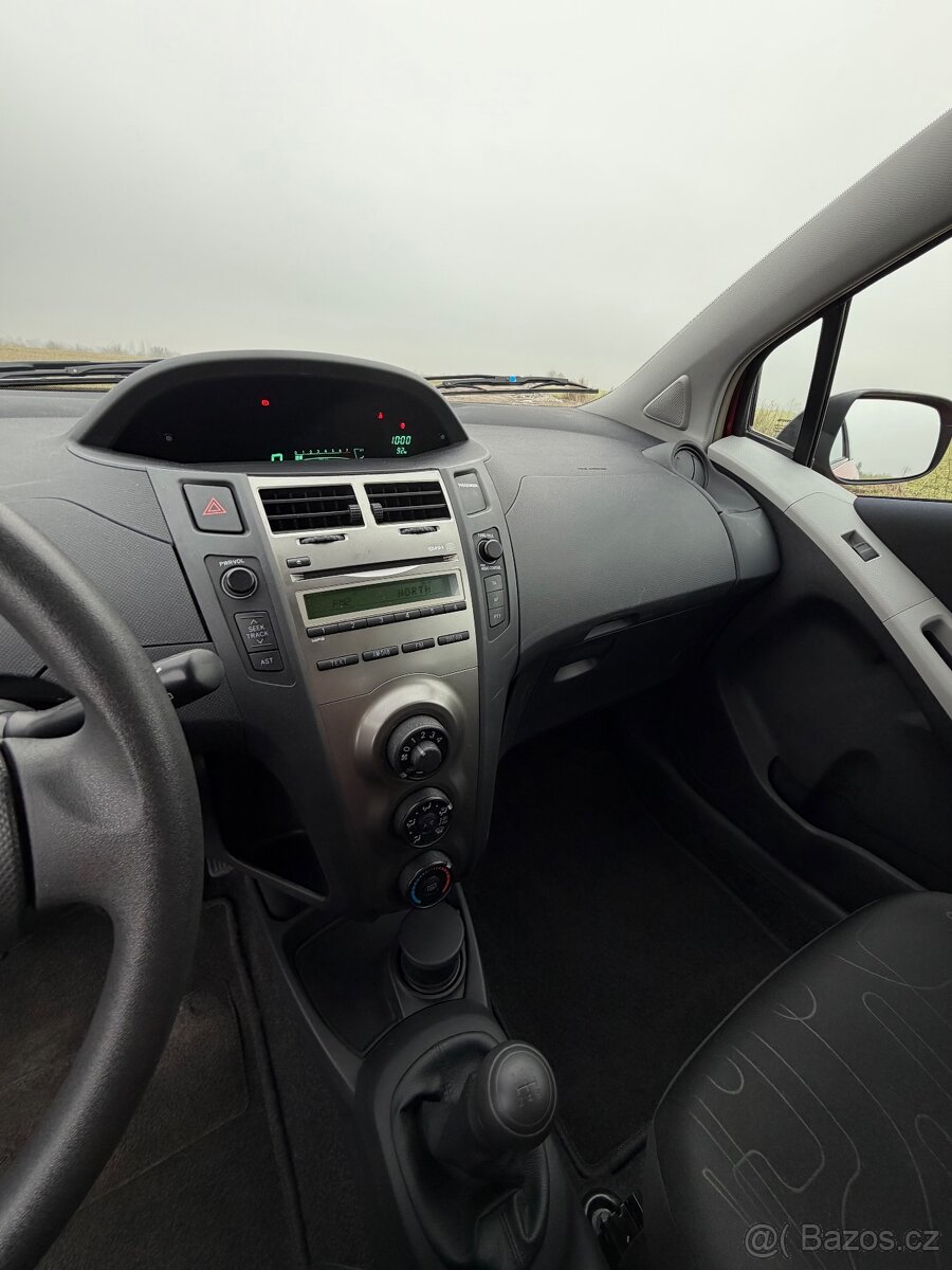 Toyota Yaris 1.0 VVT-i - 8