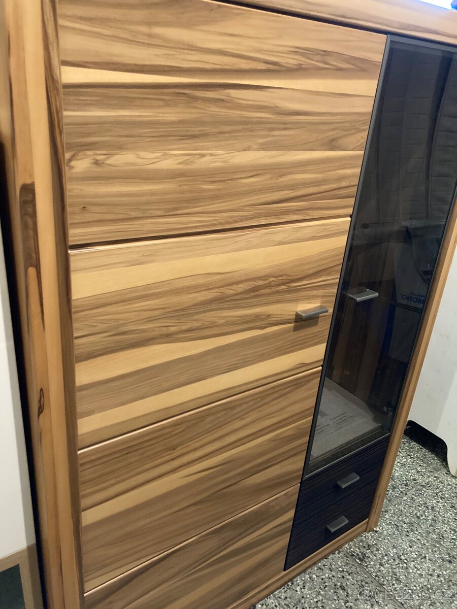 Komoda částečně prosklená/vitrína.Nová - 8